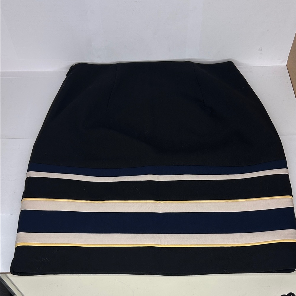 White House Black Market Elegant Black and Navy Striped Skirt size 2